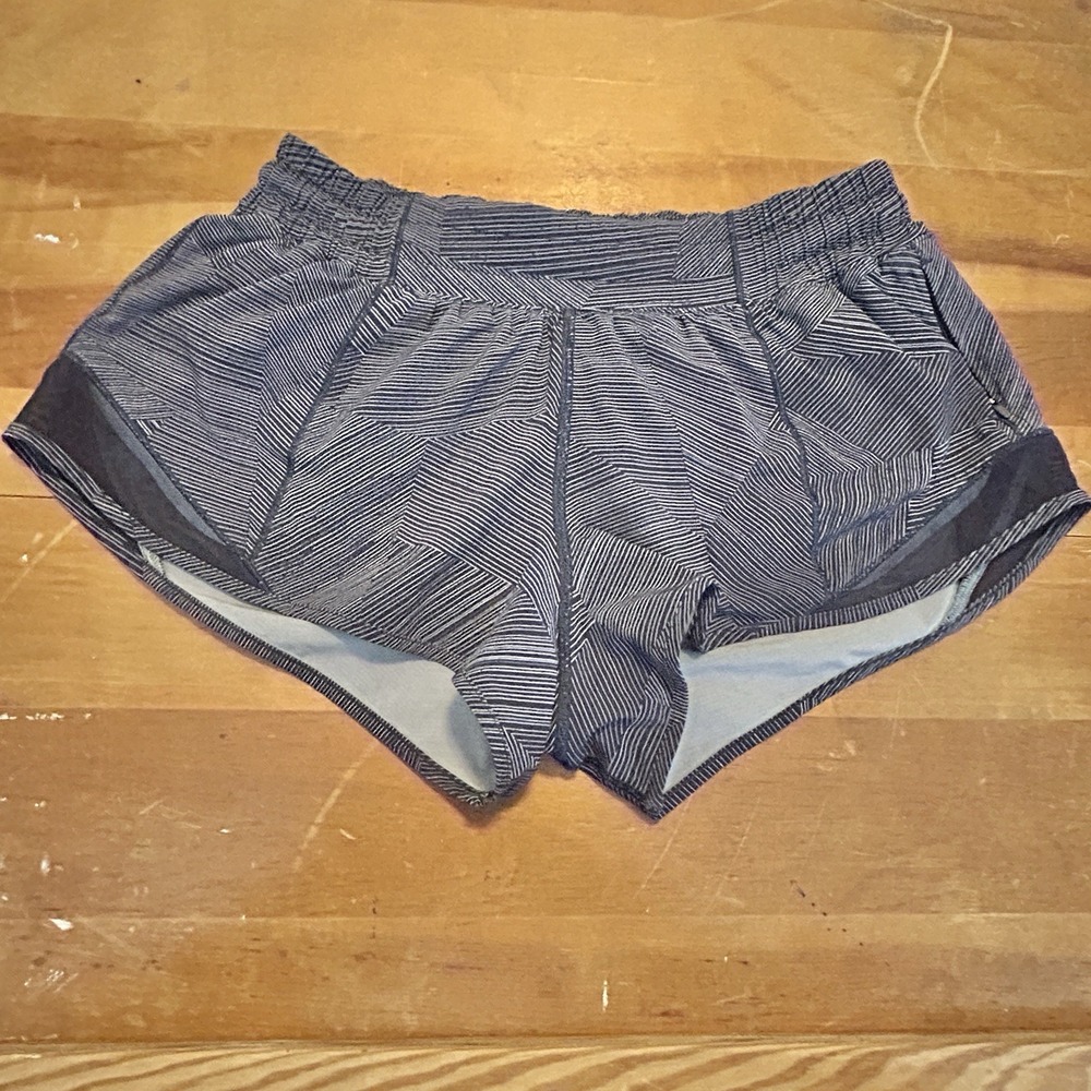 Lululemon Hotty Hot Short II 2.5" Heather Lux Multi Black Heathered Black Sz 4